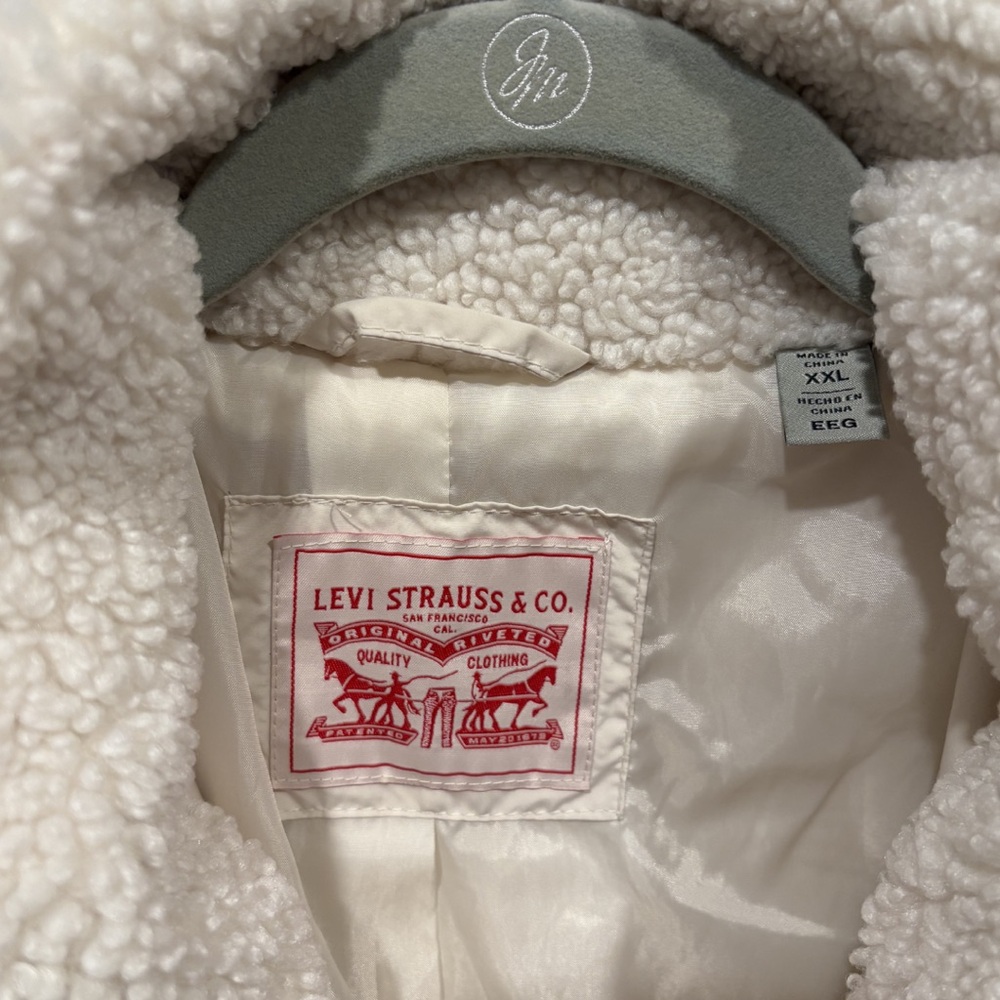 Levi's Cream Teddy Jacket with Patterned Trim - Picture 2 of 4